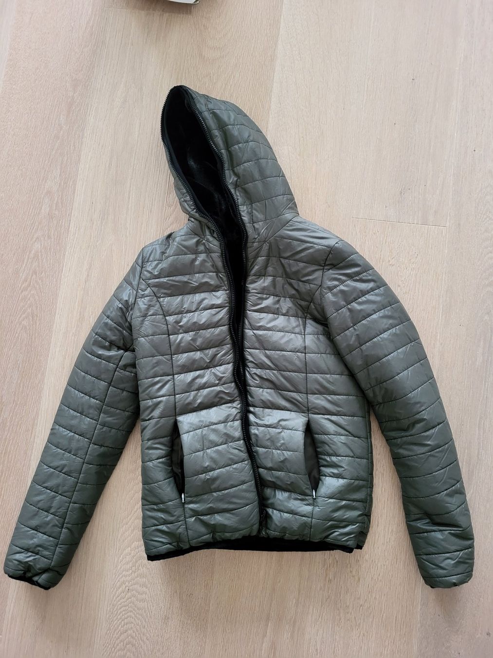 Jacken: Winterjacke S olivgrün weich warm – Gebraucht aus Steffisburg von esneusdaheime