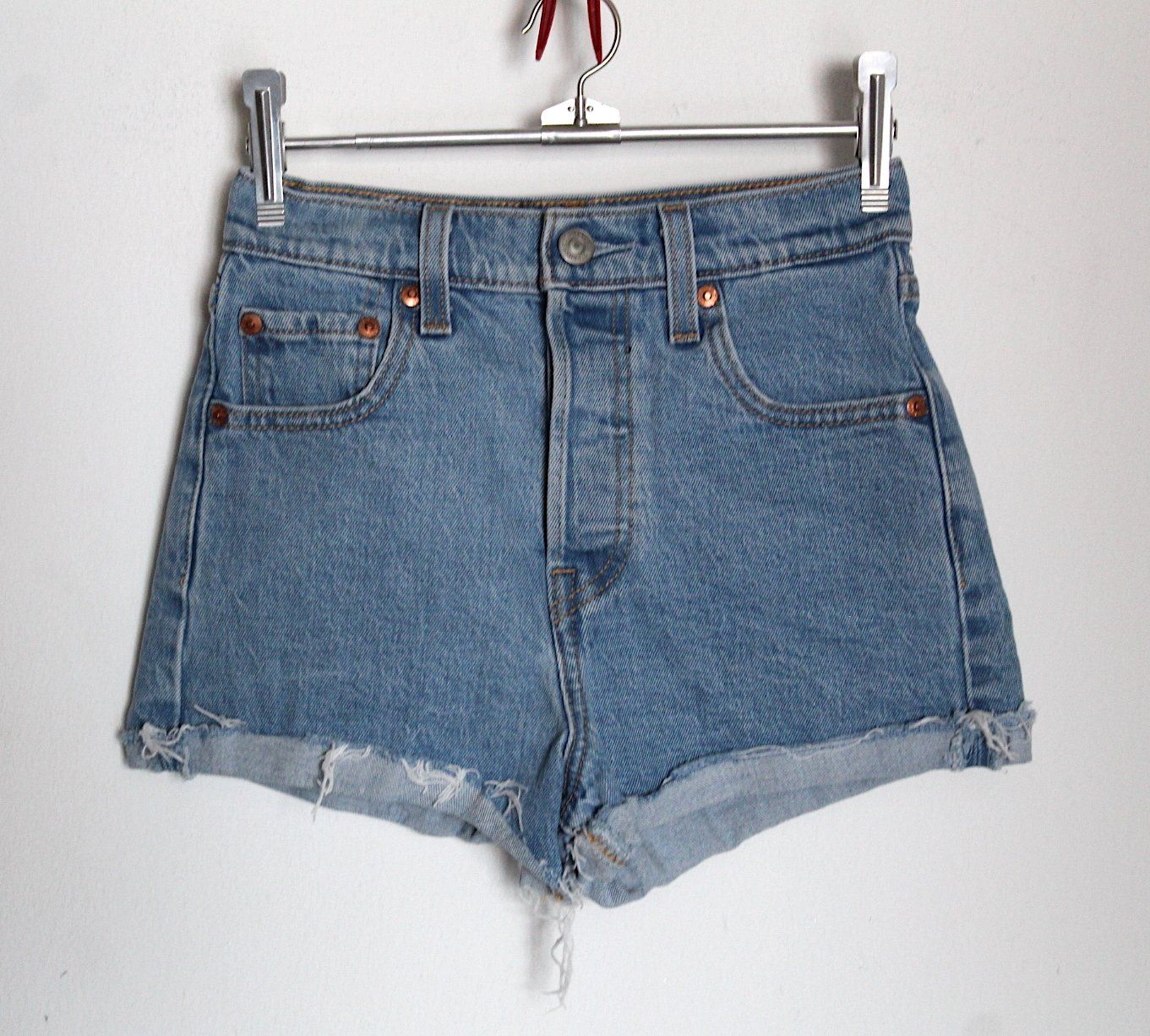 Levi's Jeans: Neu , Kurze Levis Jeans , Gr. S – Usato da Locarno venduto da madame-tus-sauds 2