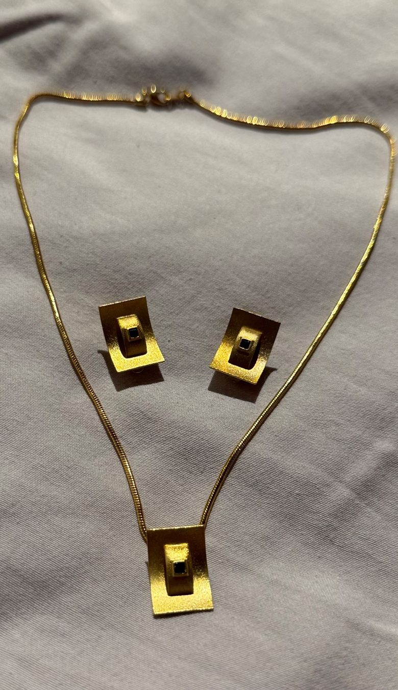 Altri gioielli: Parure collier et boucle d oreilles a clip – Usato da Chermignon-Bas venduto da mioumiou34