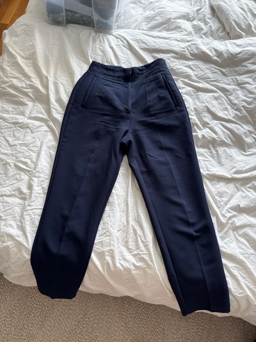 Zara Hosen: ZARA Hose dunkelblau Gr. M – Gebraucht aus Zürich von maleaaa