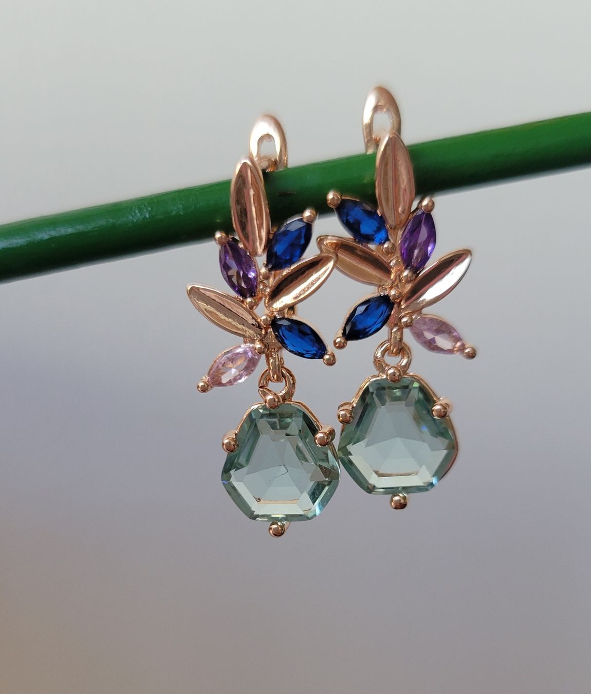 Orecchini pendenti & Orecchini a lobo: Jolies boucles d'oreilles pendantes multicolore  – Nuovo (secondo la descrizione) da Bernex venduto da Dariafr