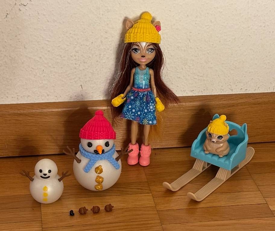 Spielzeuge: Enchantimals Eichhörnchen Schneemann – Gebraucht aus Frauenfeld von malaikofta