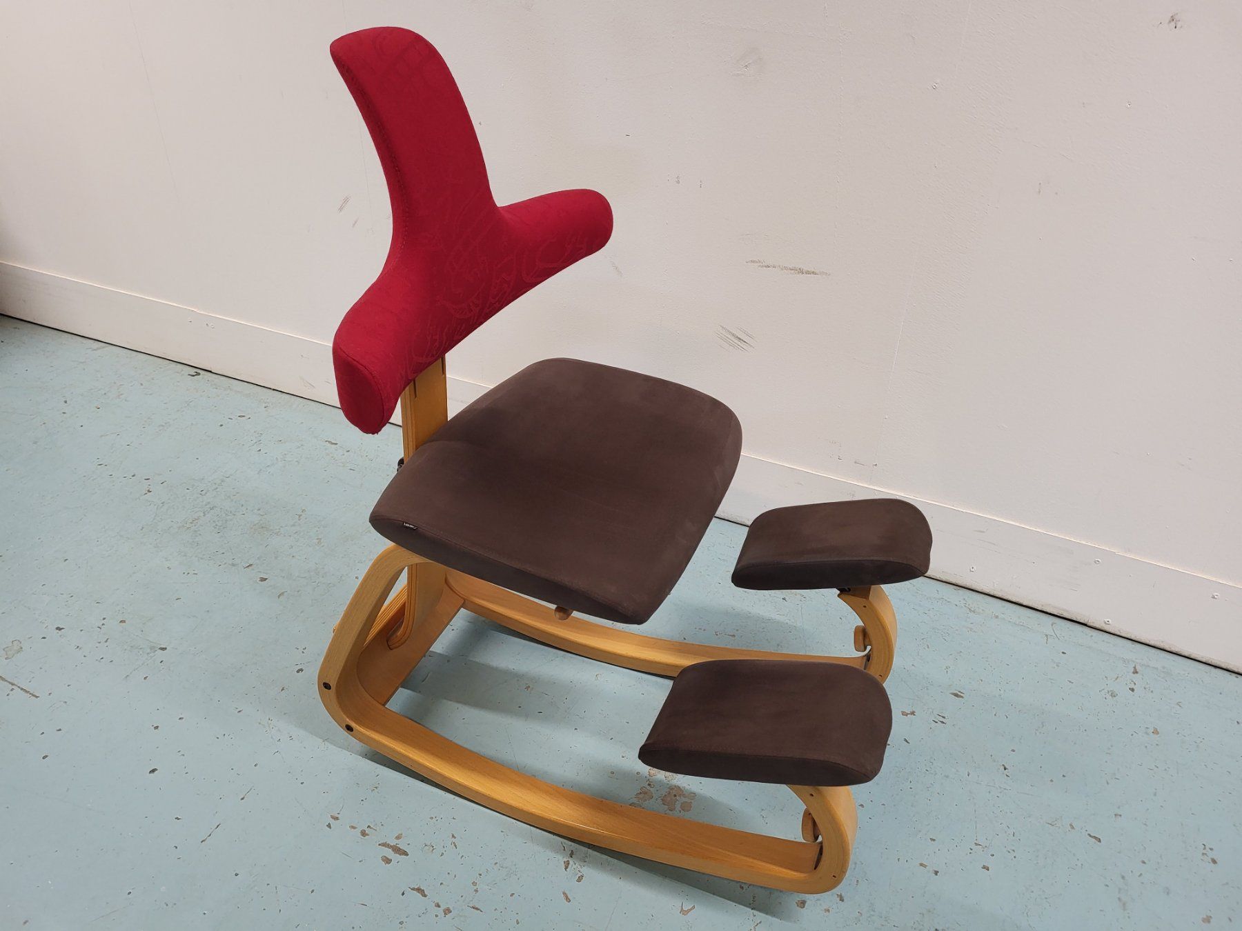 Varier Stühle: Stokke Varier ''Thatsit Balans'' – Gebraucht aus Brügg BE von POU-BELLE 3