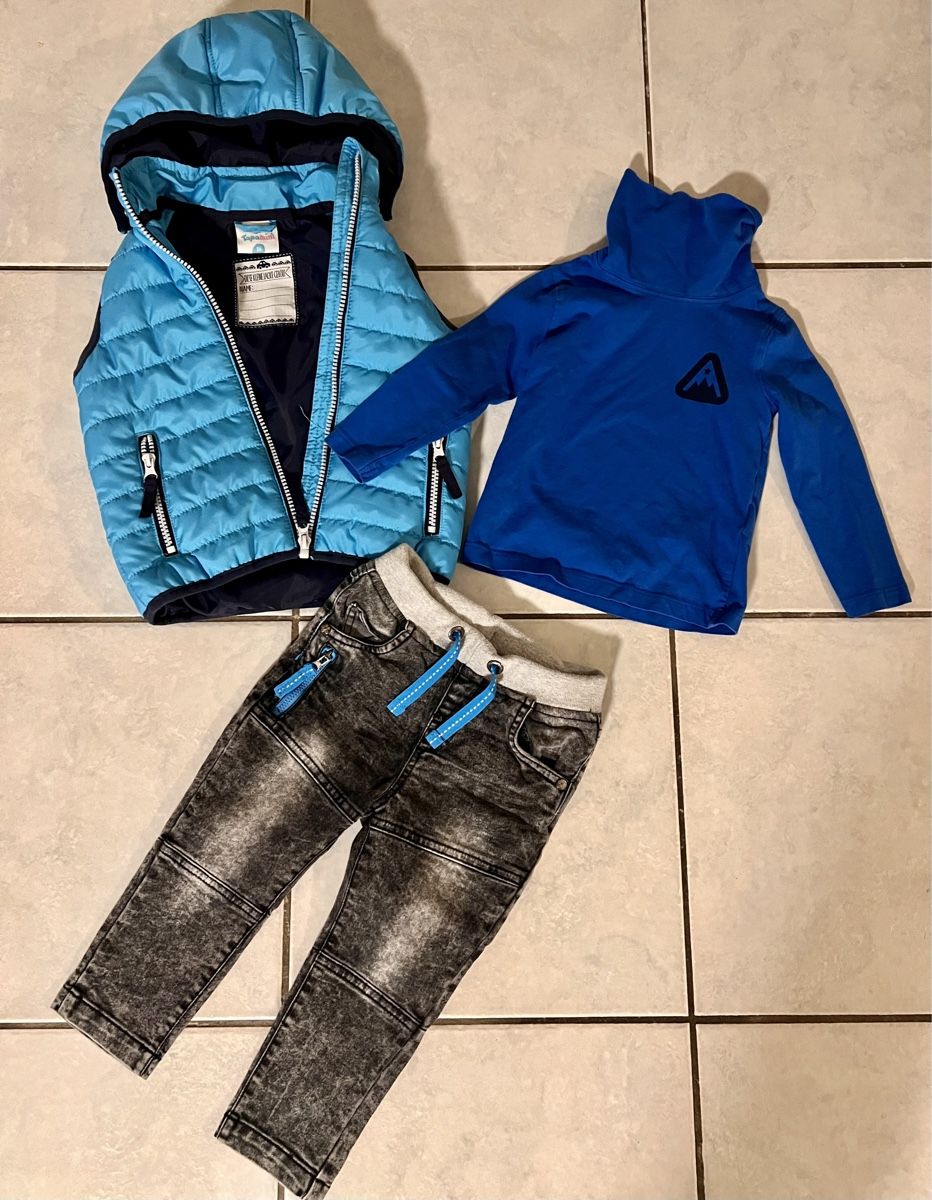 Lotti & Set di vestiti: Ensemble garçon taille 86 veste, pull, pantalon – Usato da La Chaux-de-Fonds venduto da Sabinchenn