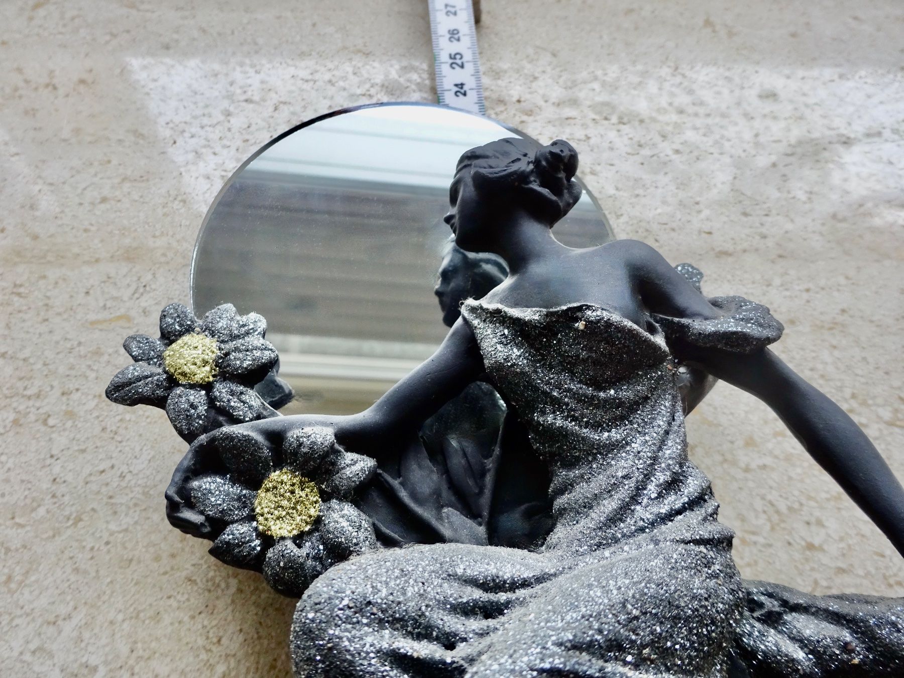 Figuren: Frauenfigur mit Spiegel aus echtem Lava/Vulkanstein ! – Gebraucht aus Kaltbrunn von Wigwam7 2