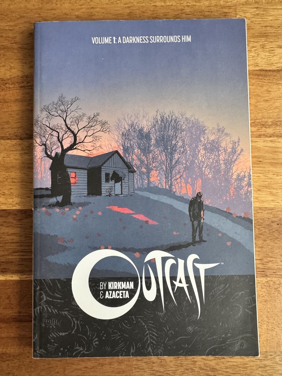 Fumetti: Outcast Comic Band 1: A Darkness Surrounds Him – Usato da Luzern venduto da Ex-Raudi