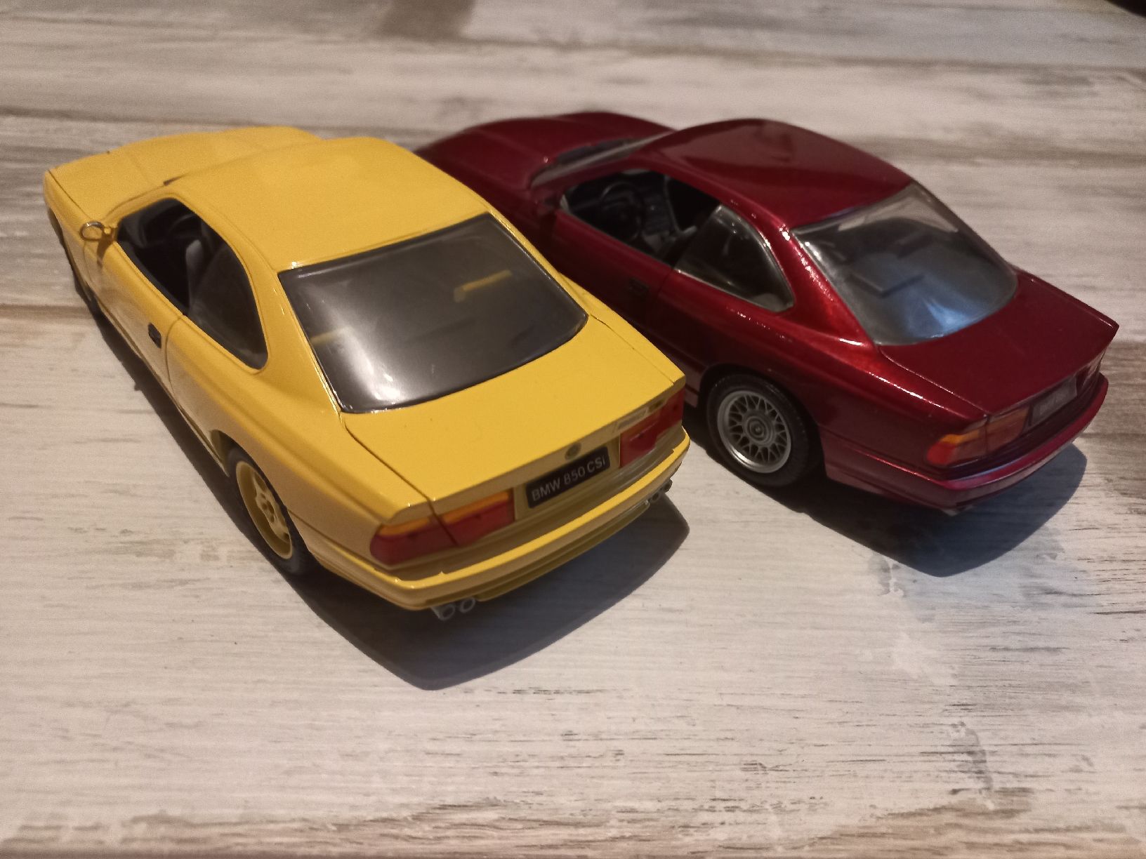 Revell Modellautos: 2x BMW 850 1/18 Revell – Gebraucht aus Attalens von remy_s00 2