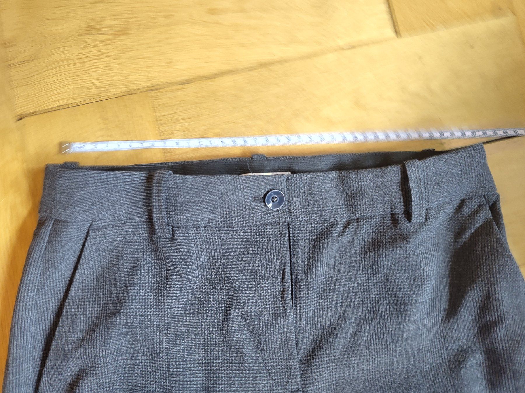 H&M Pantaloni: Hose – Usato da Bern venduto da Linii 1