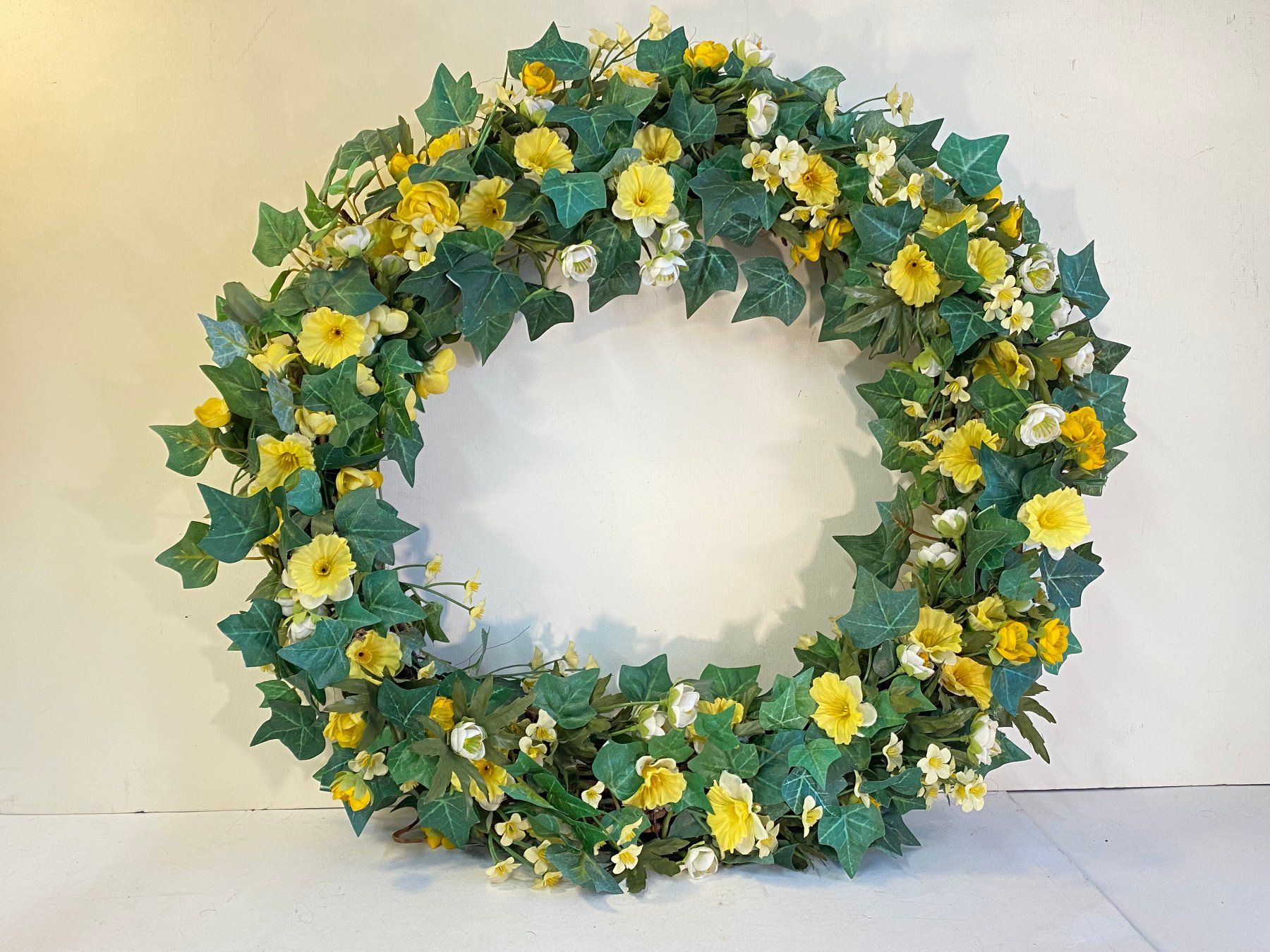 Toutes les décorations: Künstlicher Blumenkranz – D'occasion à Schaffhausen par VintageCity 1