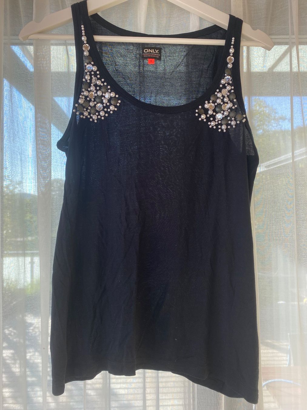 Only Top: Party Top mit Perlen Gr. 36 Damen – Usato da Seewen SO venduto da HappyHappyHappy