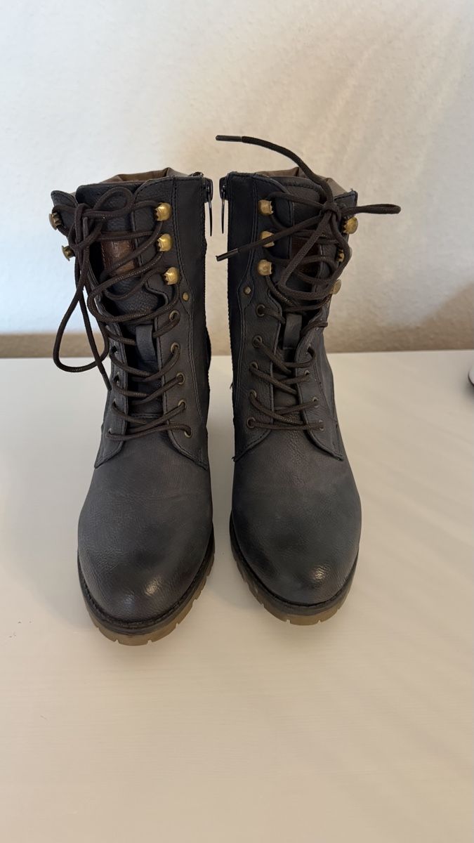 Cube Scarpe da donna: Stiefeletten – Usato da Muttenz venduto da kim_6vx8 2