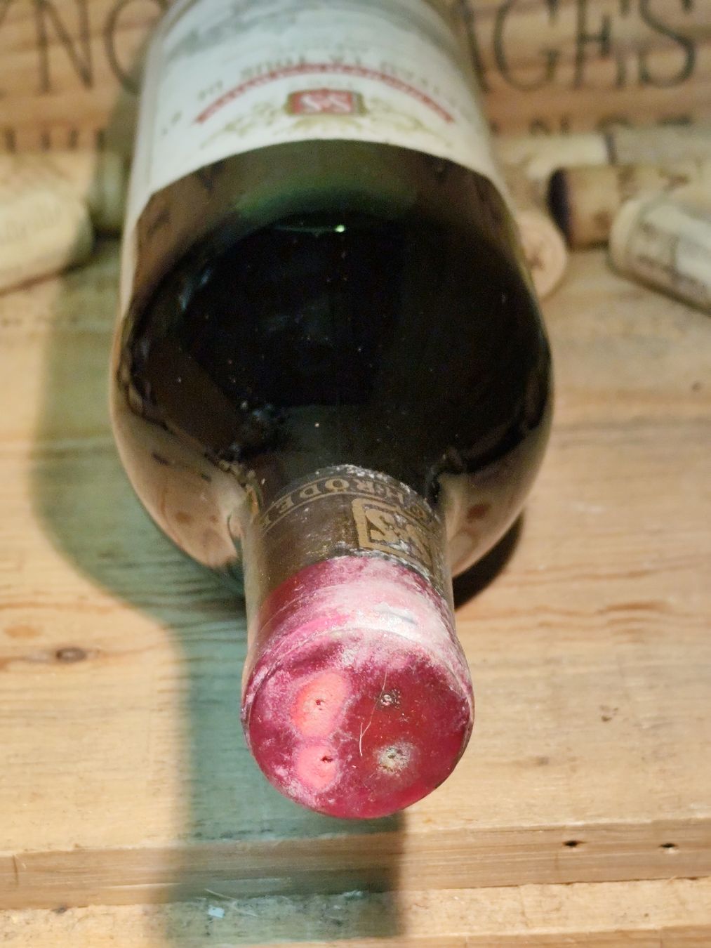 Vino: 1967 Château La Tour de By Médoc – Nuovo e nell'imballaggio originale da Büsserach venduto da Vintage-vins 2