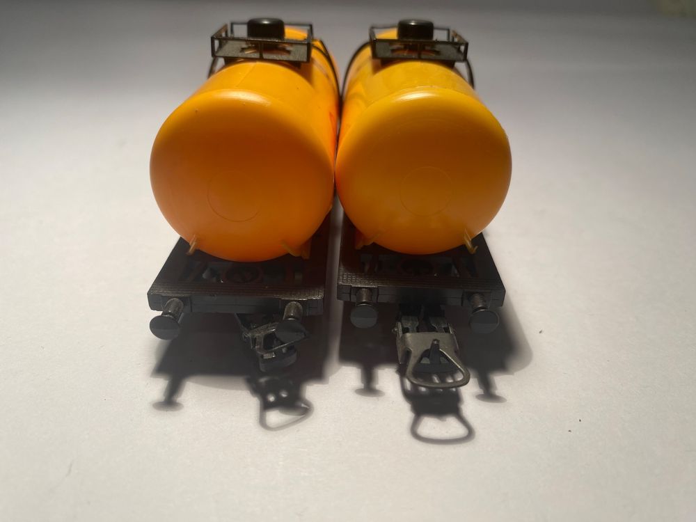 LIMA 2x Tankwagen SHELL gelb, DC Achsen (Gebraucht) in Buchrain für CHF ...