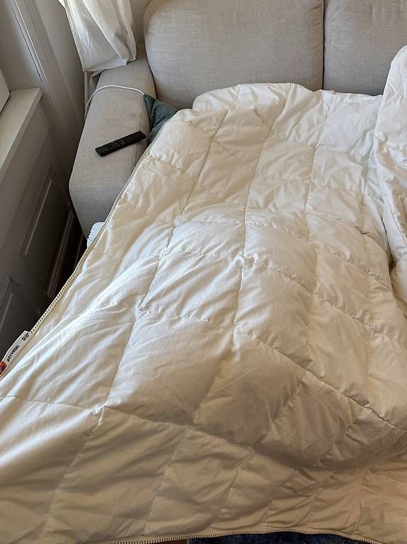 Ikea Coperte: 2 Daunenbettdecken IKEA 150x200cm – Usato da Bern venduto da Sareliii