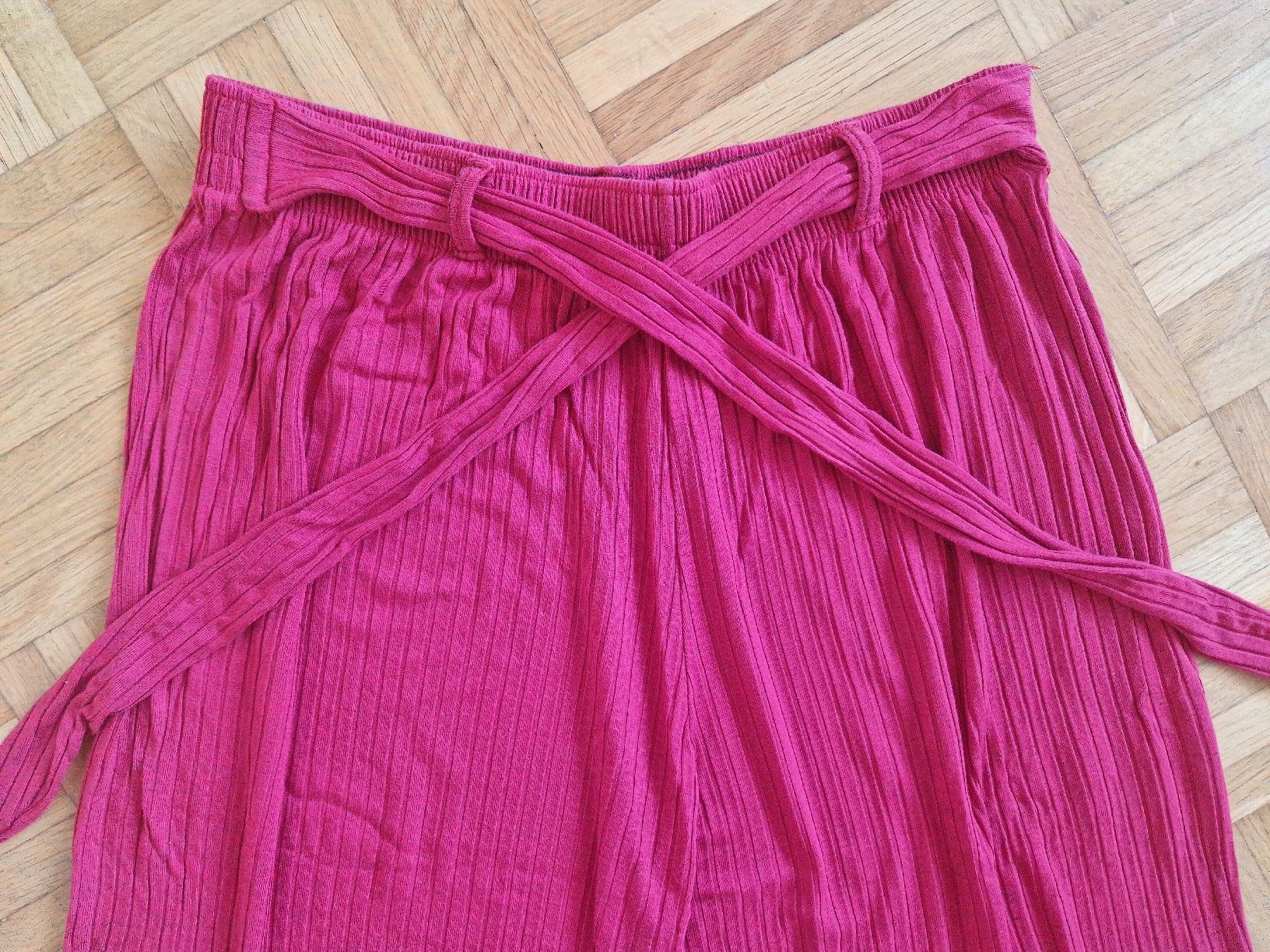 Pantaloni: Leichte, luftige Sommer/ Freizeit Hose 1 size – Usato da Walchwil venduto da Petulas 1