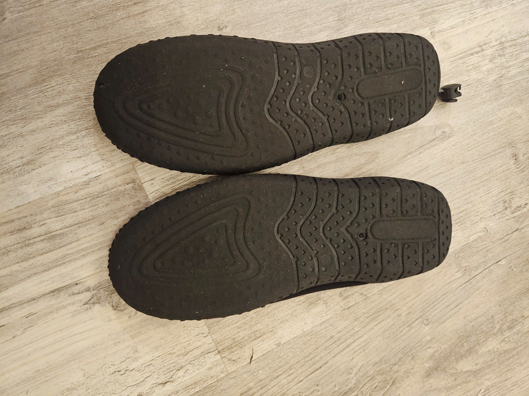 Herrenschuhe: Badeschuhe Grösse 39 schwarz neuwertig – Gebraucht aus Embrach von Lilly2021 1