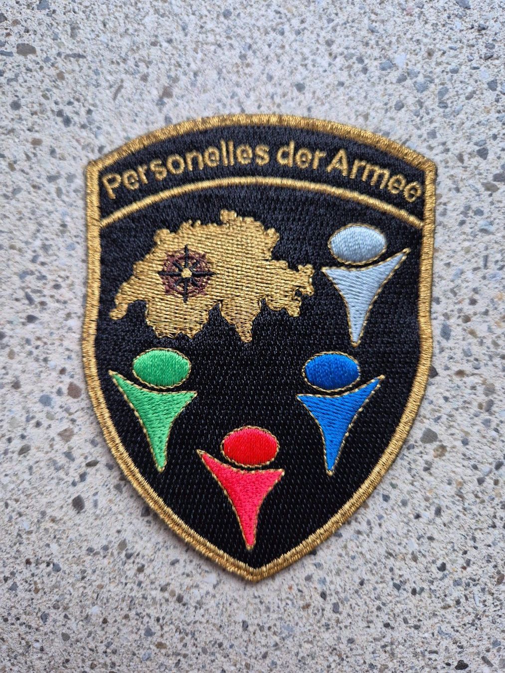 Schweizer Armee Placchette & Badge: *** Badge Personelles der Armee *** – Nuovo e nell'imballaggio originale da Riedholz venduto da fr_sIruP