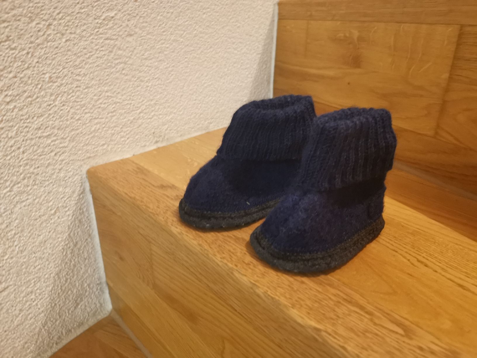 Scarpe per ragazzi: Bergstein Schuhe Kinder Cozy Grösse 19 – Nuovo (secondo la descrizione) da Ostermundigen venduto da raspberry11