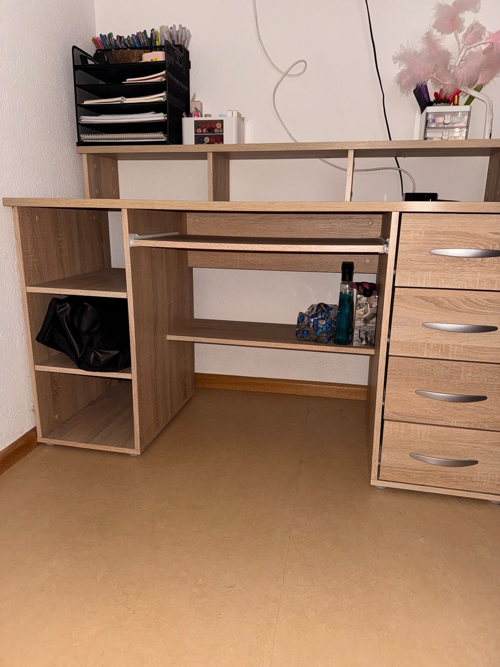 Conforama Scrivanie: Schreibtisch mit Gaming Stuhl – Usato da Oftringen venduto da bte_269h 1