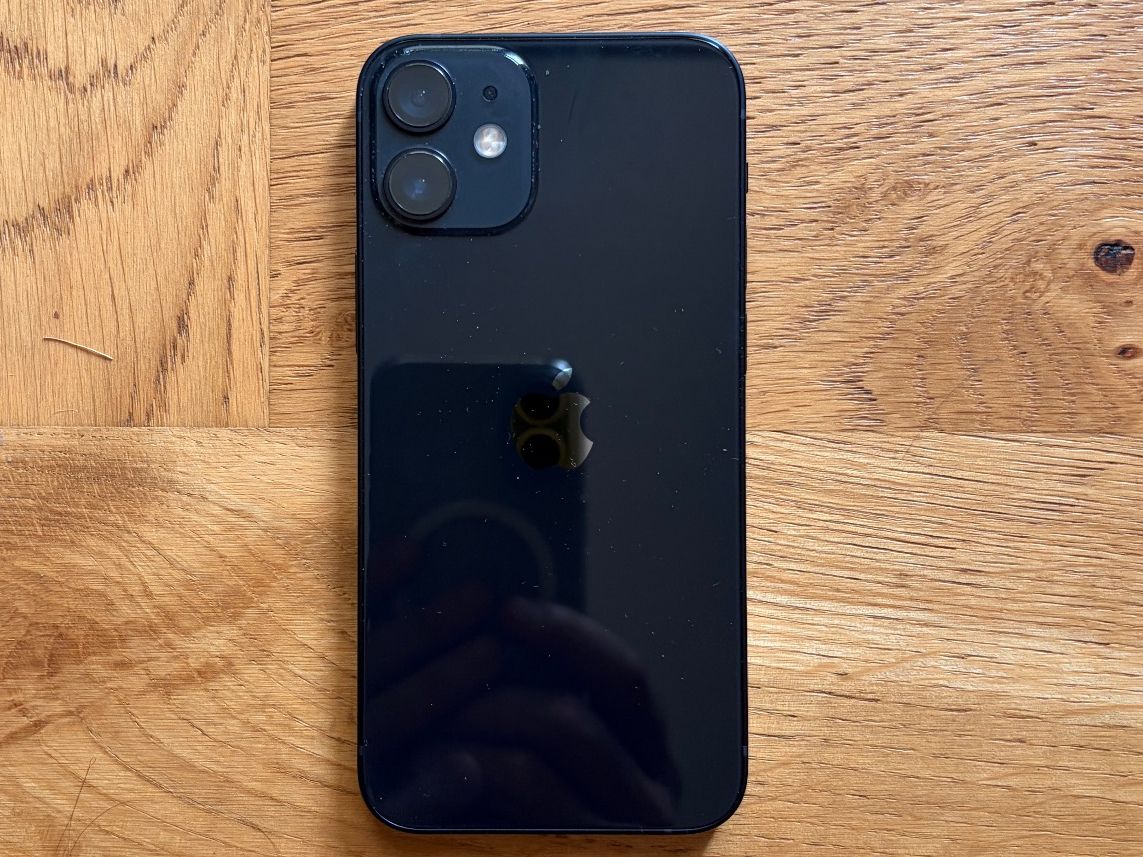 Apple Portables: Apple iPhone 12 mini schwarz 64GB – D'occasion à Dottikon par wolfgang_amadeus 1