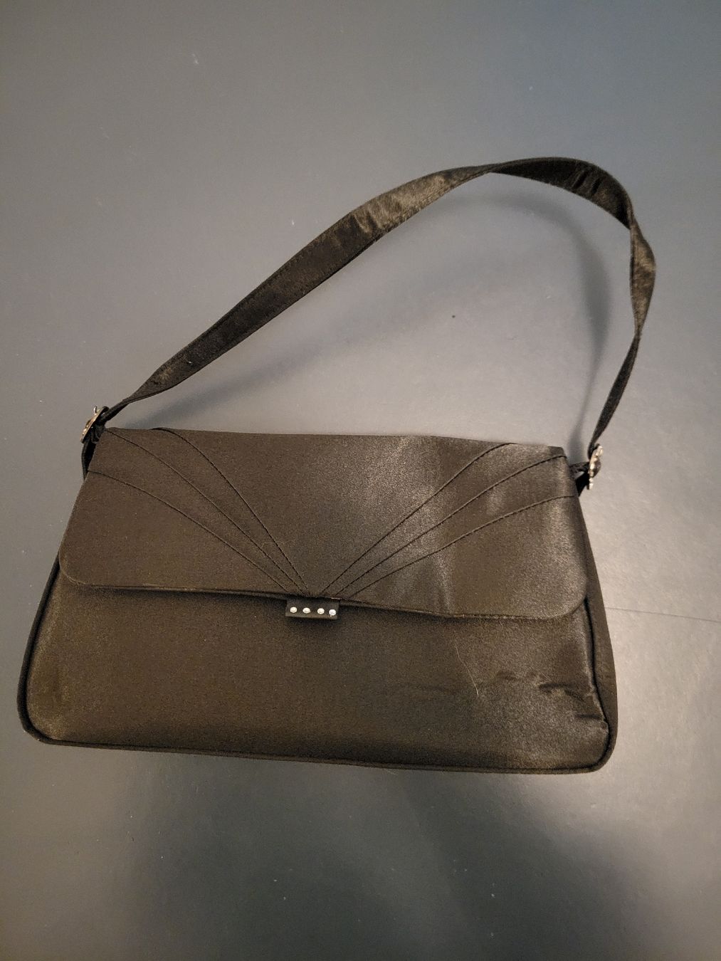 Borse da donna: Handtasche Seide schwarz mit Strass – Usato da zürich venduto da Annettemana