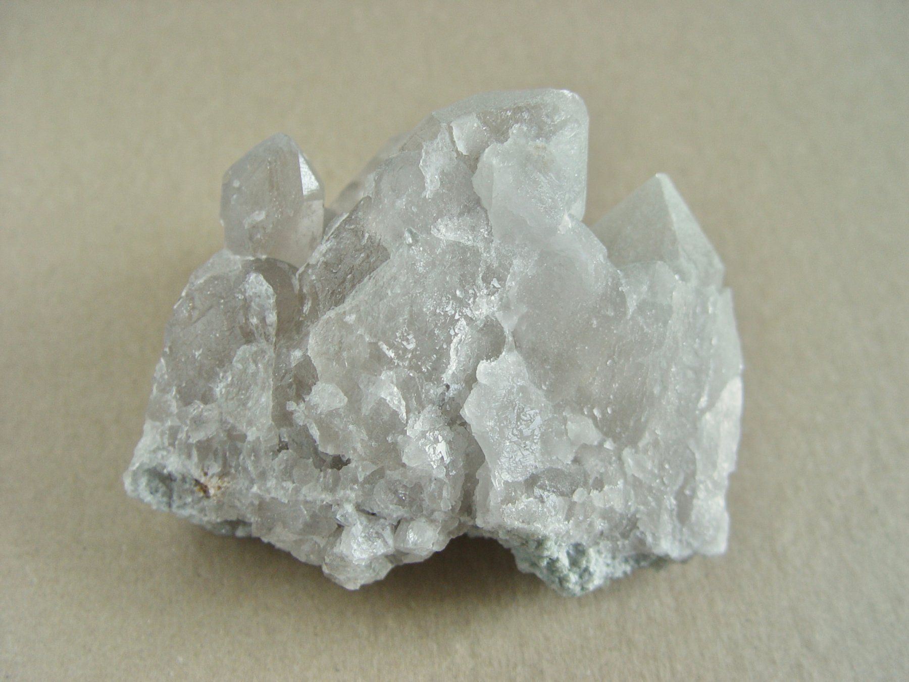 Minerali & Pietre curative: Mineral (Quarz) – Usato da Henggart venduto da gernli 2