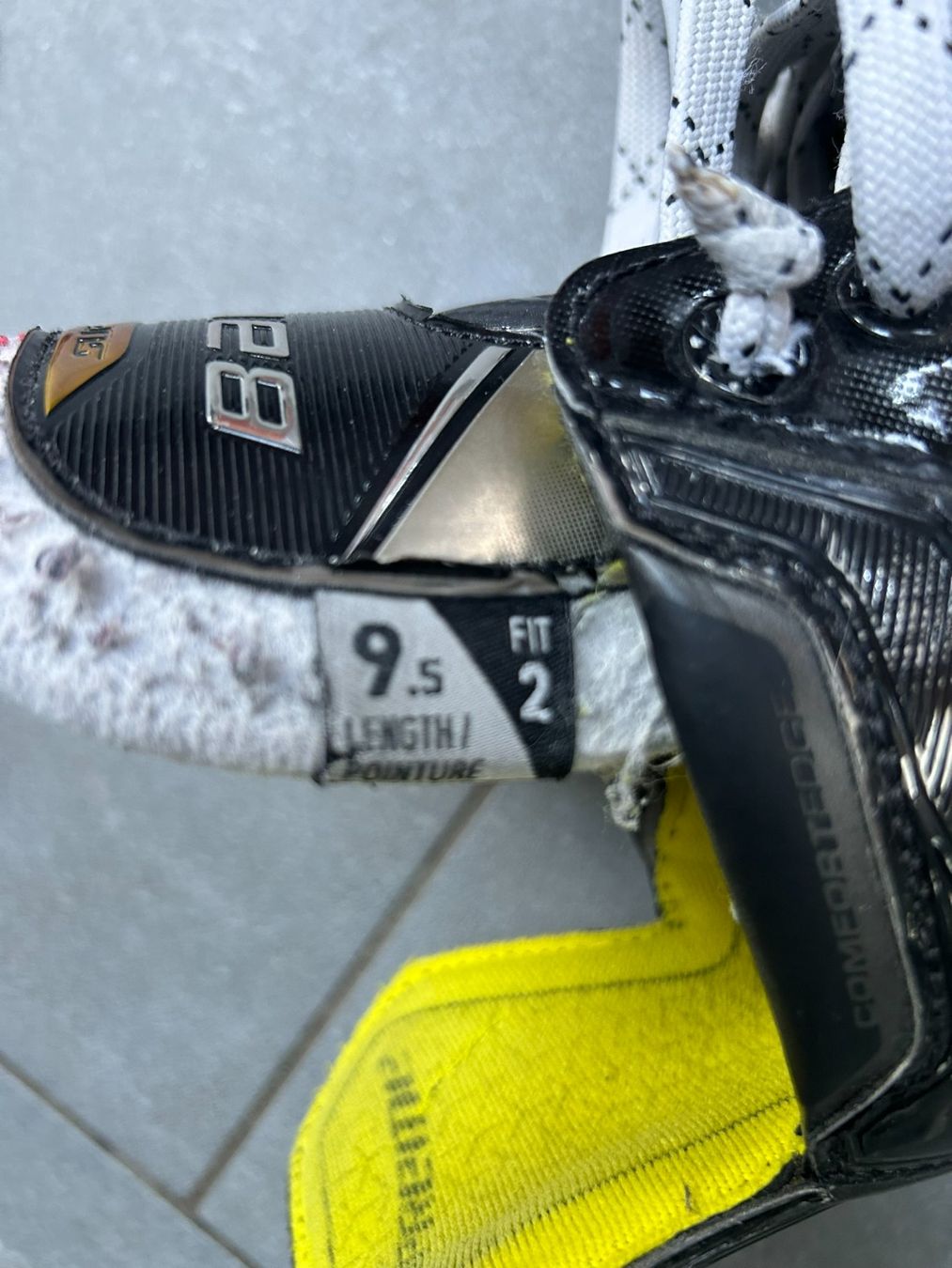 Bauer Pattini da ghiaccio: Bauer Supreme 3S Schlittschuhe, Gr. 9.5 Fit 2 – Usato da Iseltwald venduto da Waldisch 2