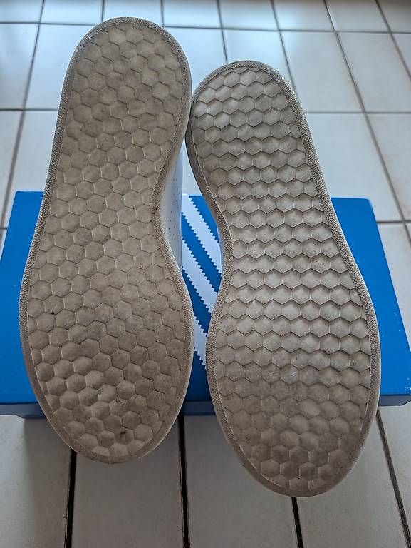 Herrenschuhe: Chaussures Adidas  – Gebraucht aus Meyrin von fia_ym6t 3