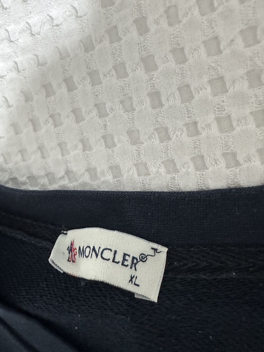 Moncler Pulls & Sweat-shirts: Moncler Pullover dunkelblau Grösse XL  – D'occasion à Oberurnen par nes_8xqt 3