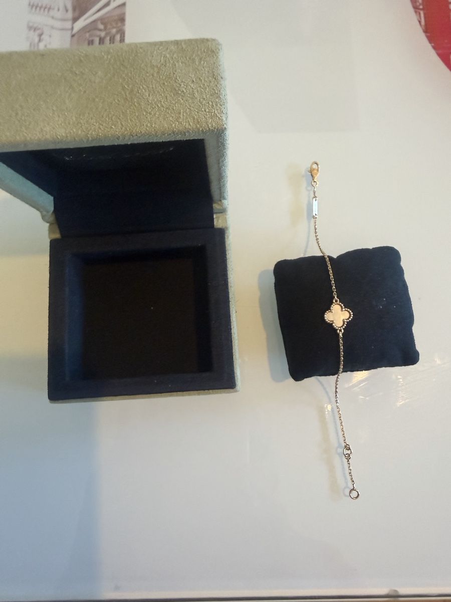 Van Cleef Bracciali & Braccialetti: Bracelet Van Cleef &Arpel Alhambra – Nuovo e nell'imballaggio originale da Petit-Lancy venduto da Rah4