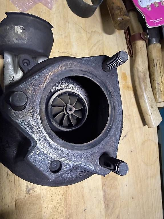 Tutti pezzi di ricambio auto: Turbolader Volvo D5 – Usato da Naters venduto da brunteles 2