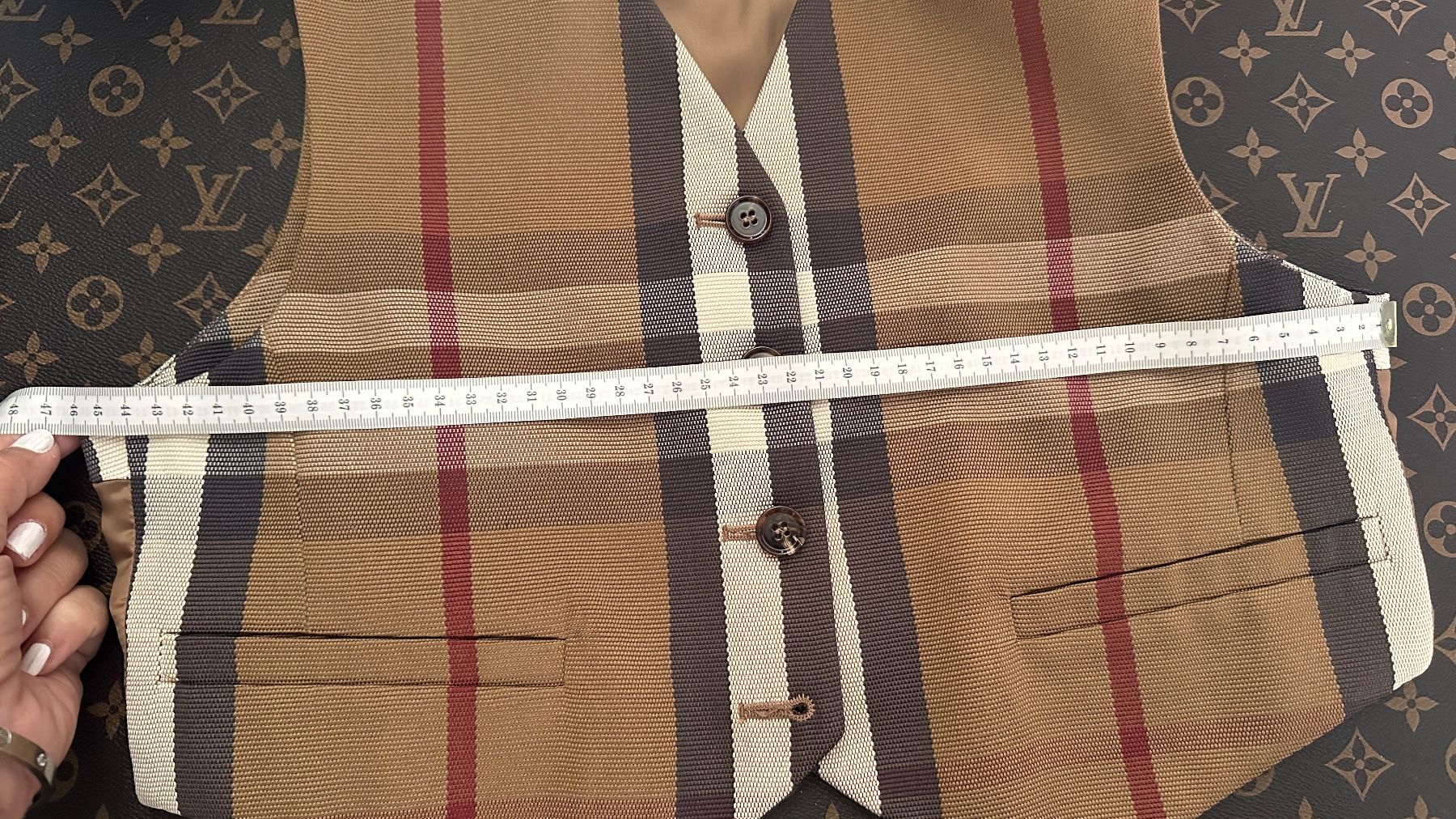 Burberry Gilet & Giacche: Burberry Veste – Nuovo e nell'imballaggio originale da Lachen SZ venduto da HelvetiaLuxury 8