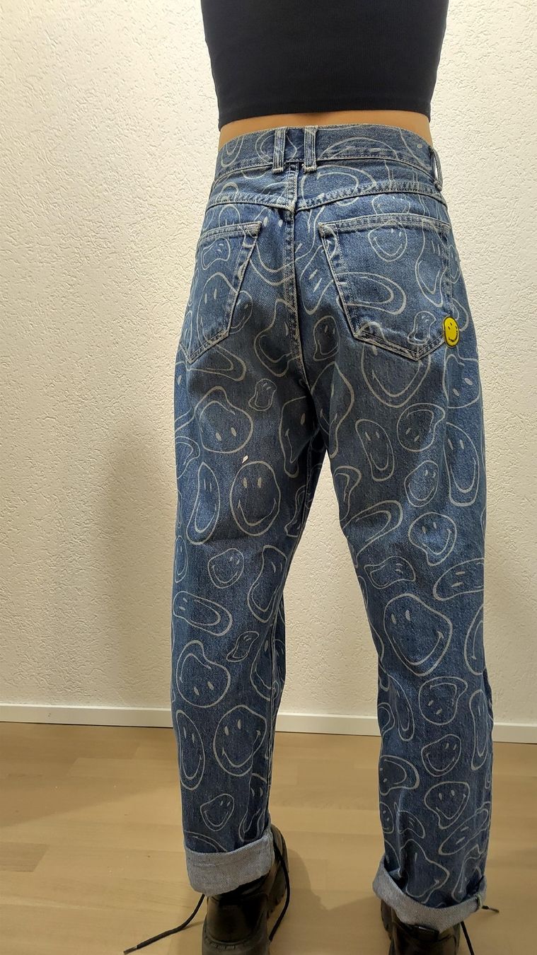 Pull&Bear Jeans: Jeans Smiley – Usato da Sion venduto da mel_z929 1