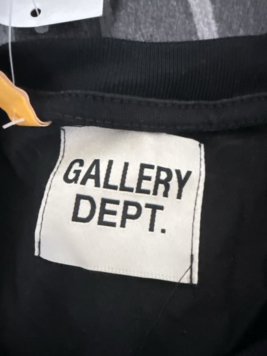 T-shirt: Gallery Dept T -shirt  – Nuovo (secondo la descrizione) da Aesch BL venduto da ida_x65l 1