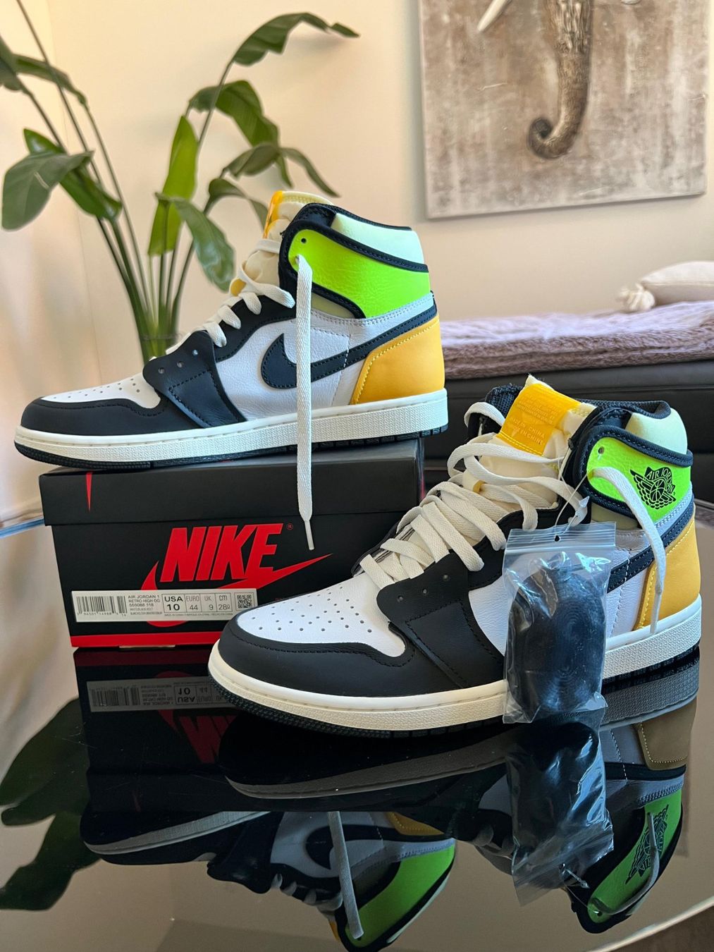 Jordan Herrenschuhe: Air Jordan high, black-volt Gr. 44 – Neu und originalverpackt aus Winterthur von Linda1203 3