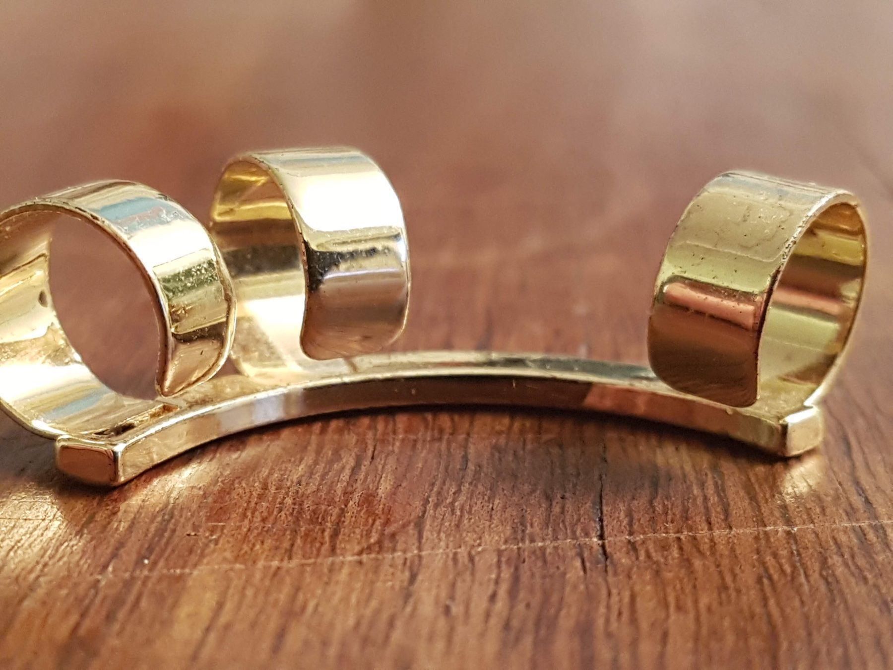 Ohrringe & -stecker: Ohrklemme Dreier Ring goldfarben – Gebraucht aus Ettingen von Maranathatalitha 1