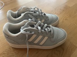 TurnschuheAdidas Forum Low, Gr. 40 2/3, hellblau, Top Zustan