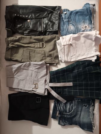 8-teiliges S/XS Kleiderpaket, mini Röcke und Shorts