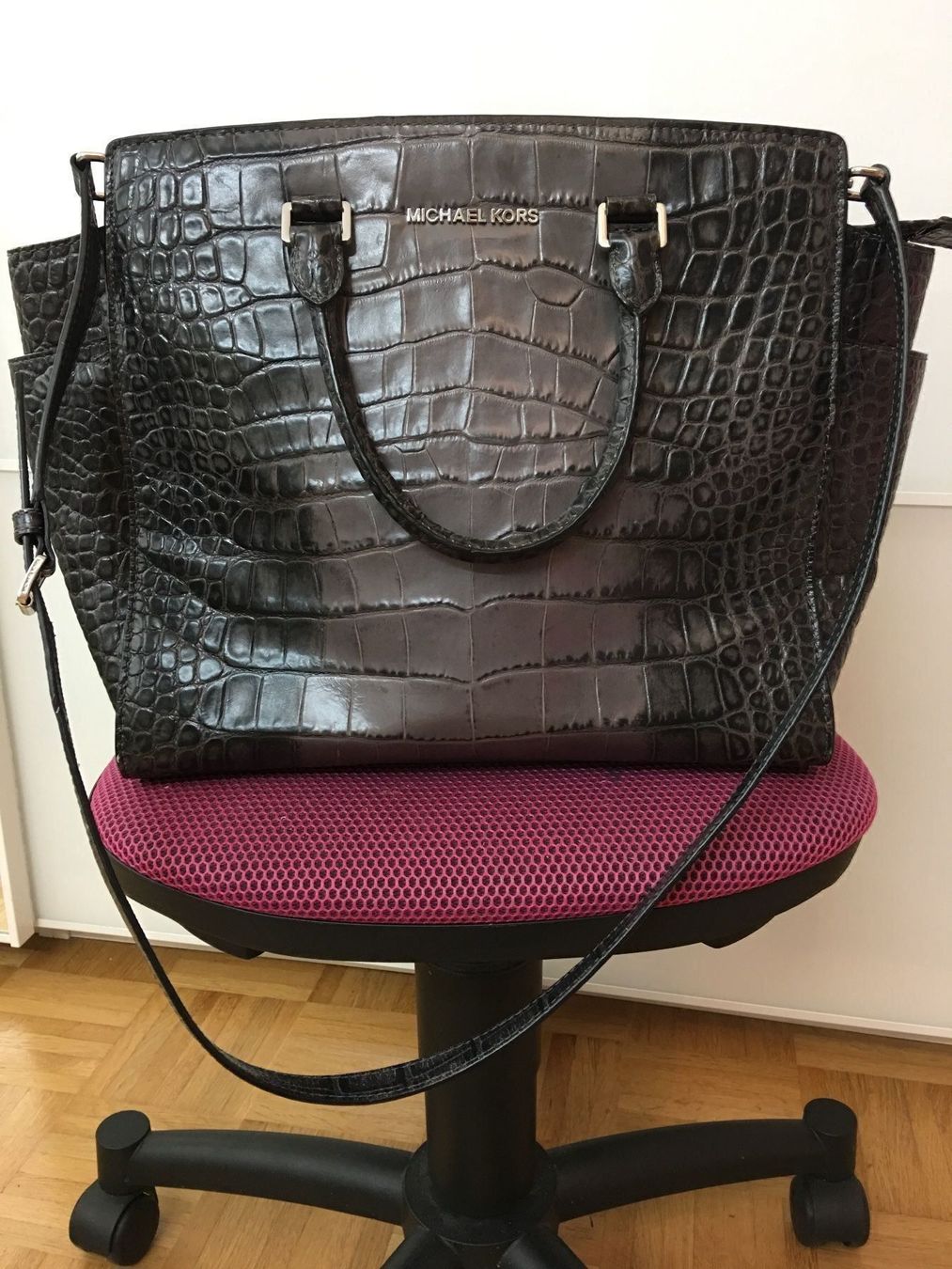 Sacs femmes: Michael Kors Tasche – D'occasion à Biel/Bienne par philong