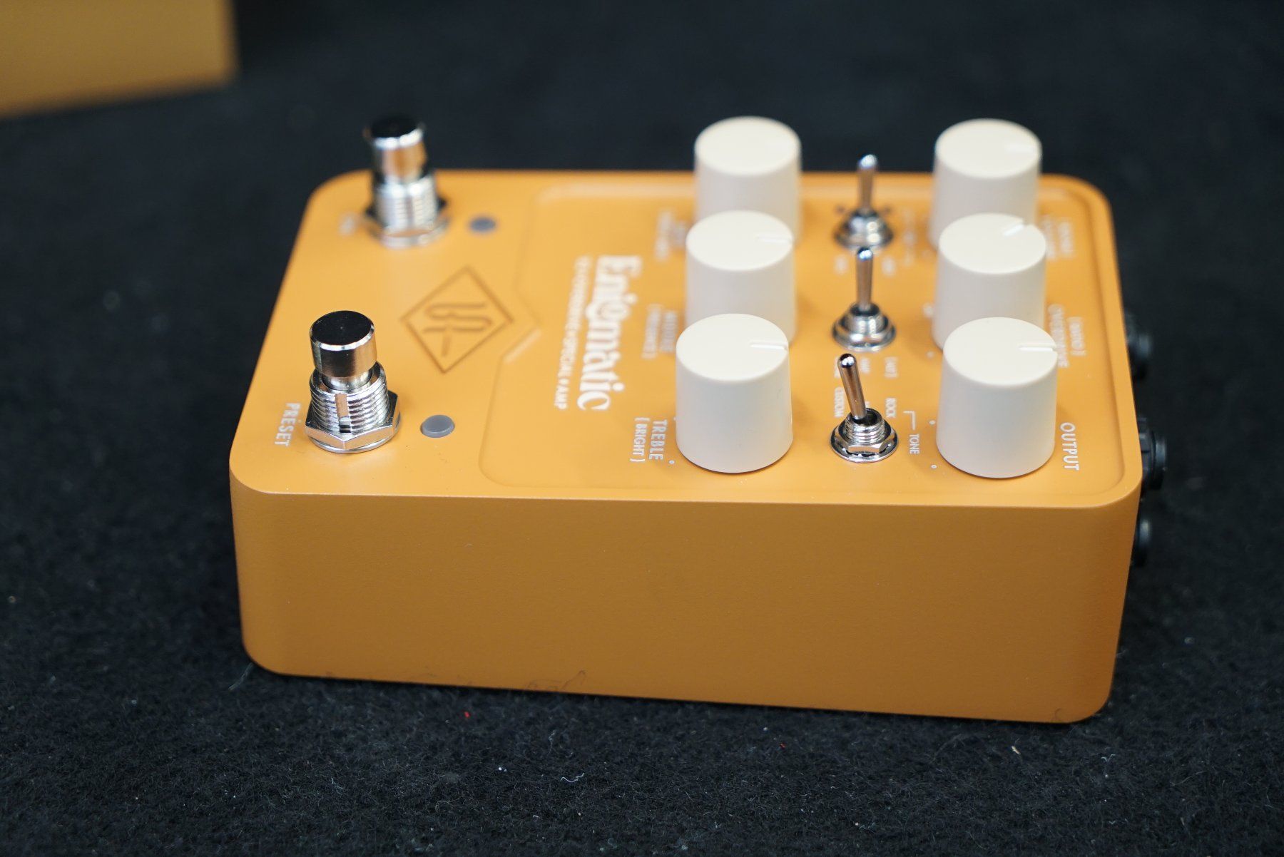 Universal Audio Musikinstrumente: Universal Audio Enigmatic '82 Overdrive Special Amp – Gebraucht aus Ortschwaben von Musictrade 4