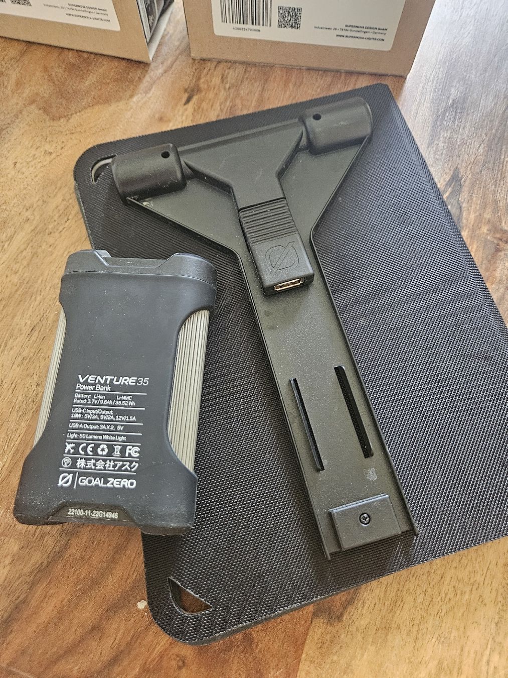 Goal Zero Dispositivi a energia solare: Solarpanel + Powerbank Goal Zero Nomad 10 – Usato da Thun venduto da BoltaRock 1