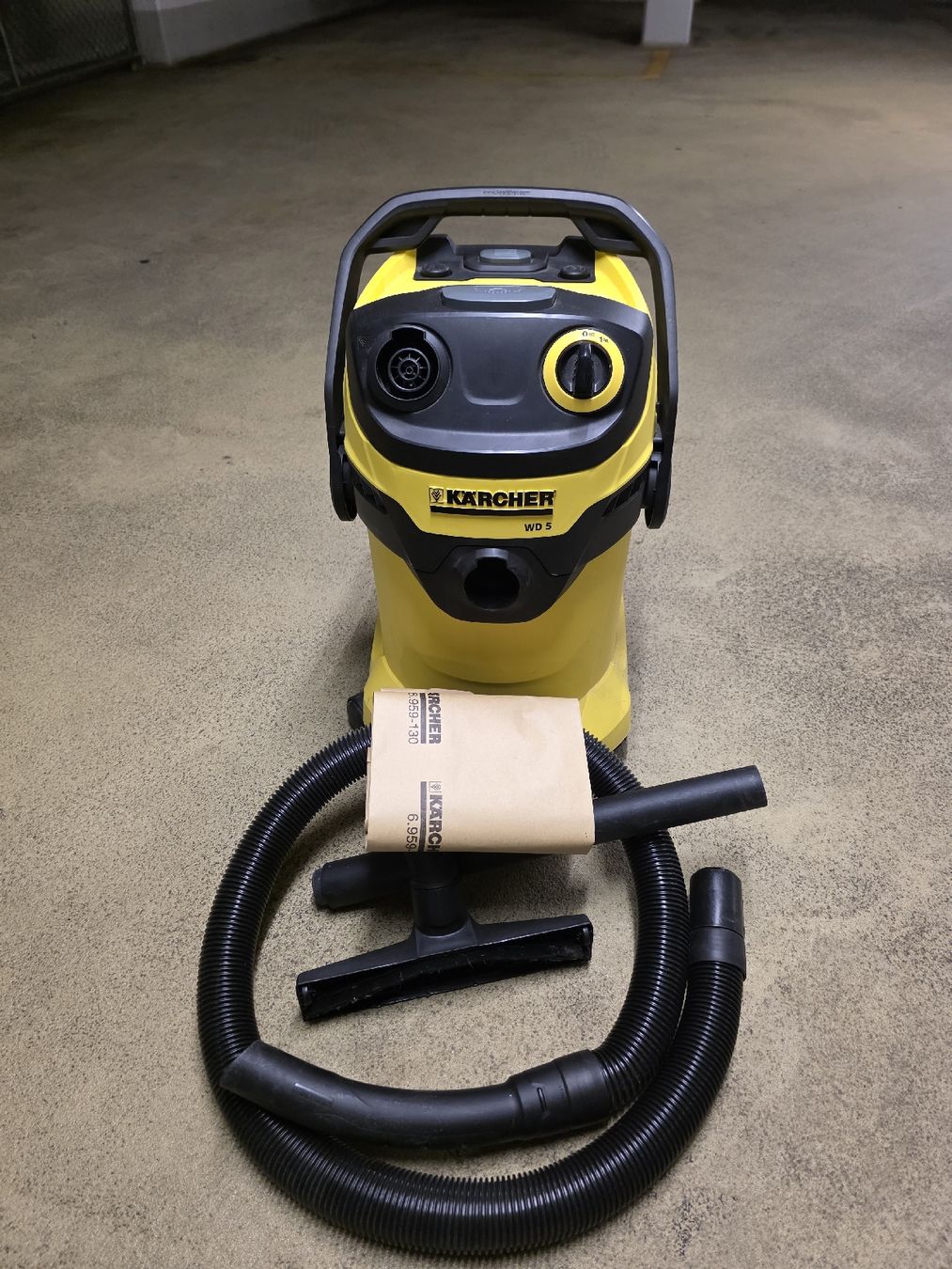 Staubsauger & Zubehör: KÄRCHER WD 5 Renovation # Cleanfix Taski Wetrok – Gebraucht aus Zürich von 5183840711