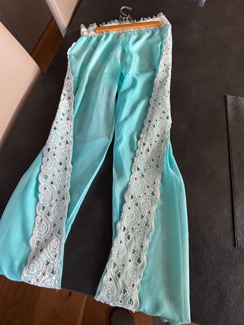 Pantaloni: Hose, 100 % Seide Grösse M,  von Sunday – Usato da Laax GR venduto da wil_66wq 5