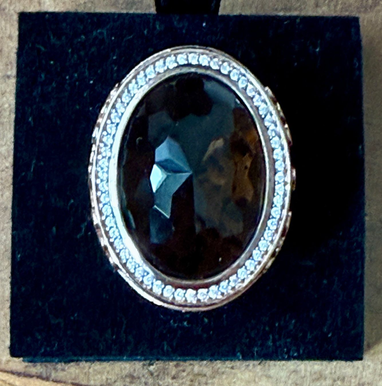Anelli: Thomas Sabo Ring mit grossem, schwarzen Stein, Grösse 54 – Usato da Basel venduto da Friend68