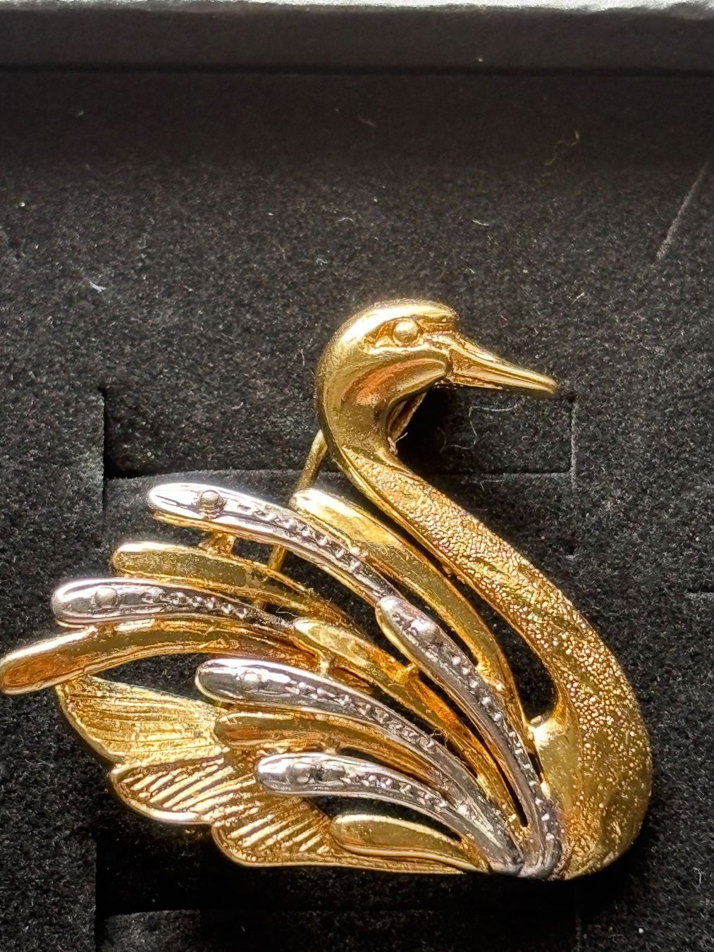 Spille & Fermagli: Broche cygne vintage dorée et argentée – Usato da Peseux venduto da CharmeCommerce 1