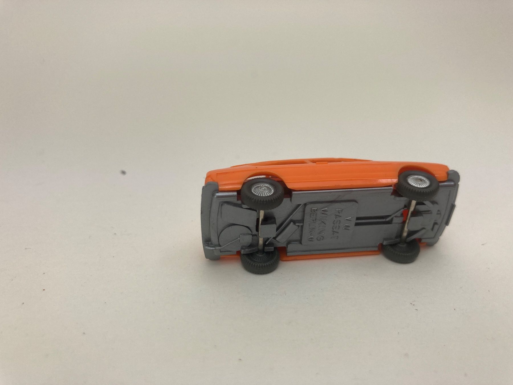 Wiking Modellini d'auto: VW Passat orange – Usato da Elm venduto da Wikmtz 2