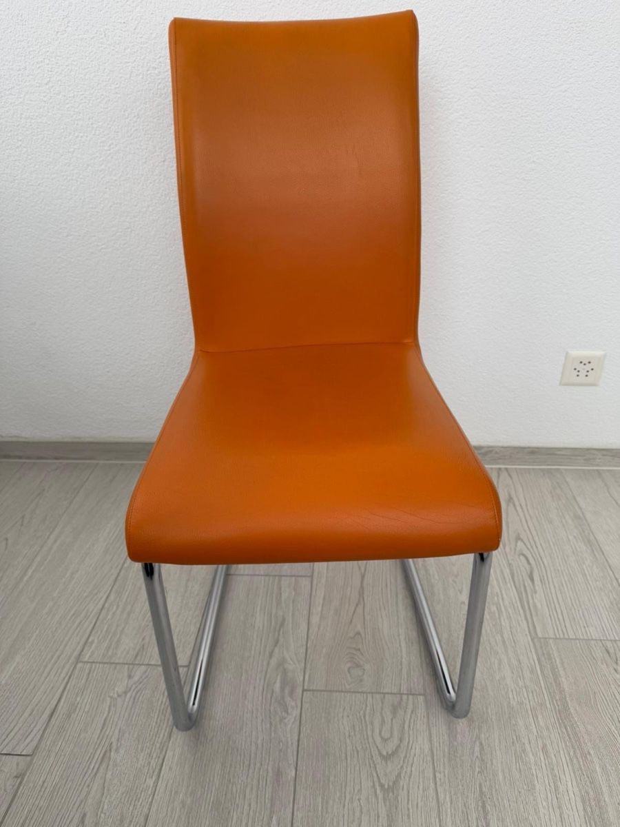 Sedie: Orange Leder Esszimmerstuhl Chrom Freischwinger – Usato da Zürich venduto da Nopipo