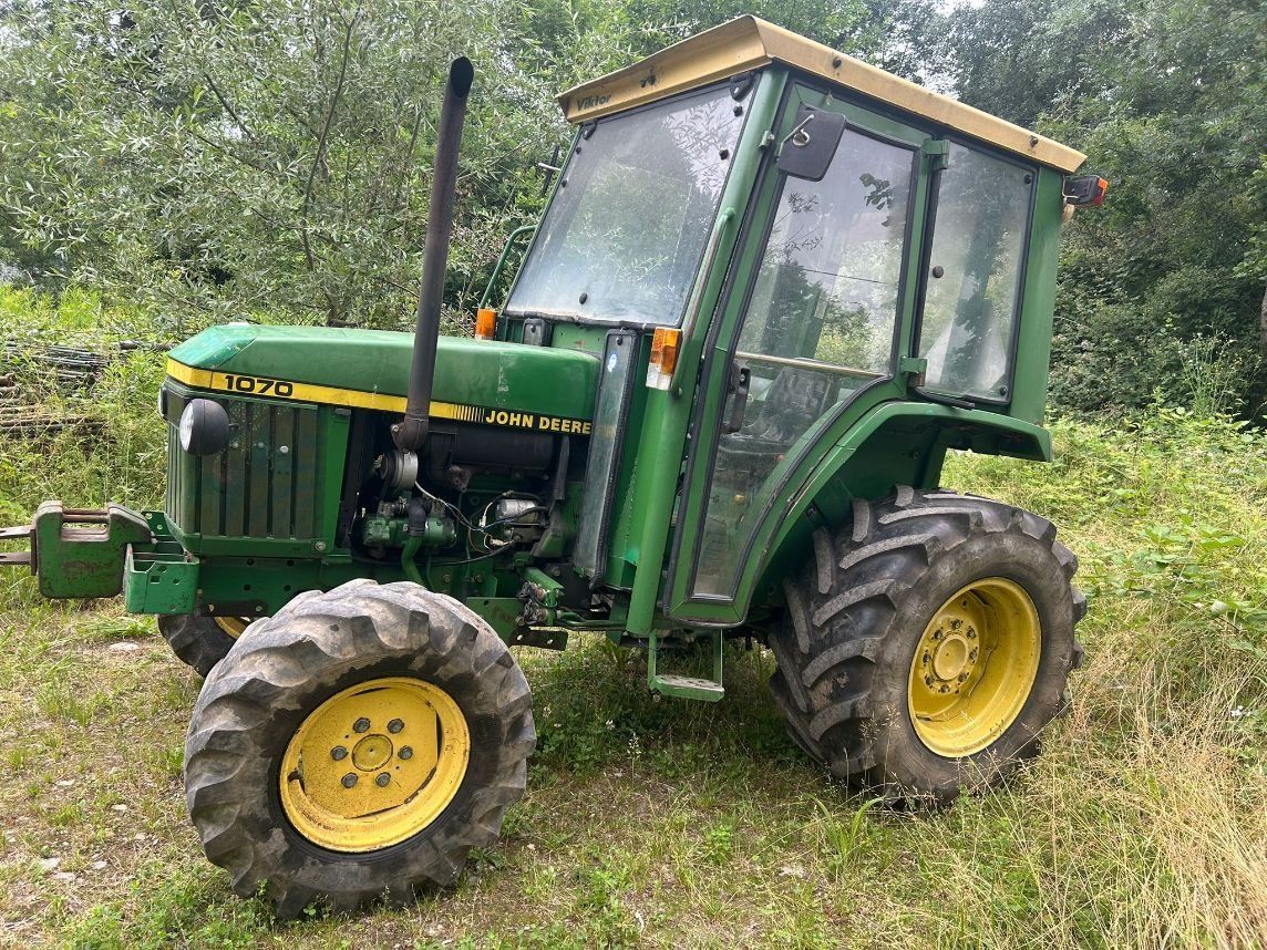 John Deere Trattori: Un tracteur John Deere 1070 – Usato da Russy venduto da Guenefle