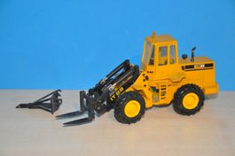CAT IT 28 Industrieradlader