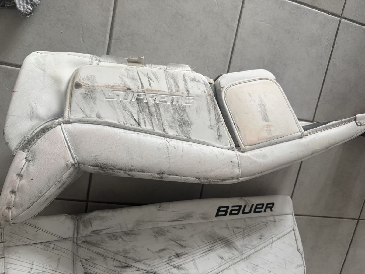 Bauer Protezioni & Imbottiture: Bauer Supreme 3S Beinschoner – Usato da Pfyn venduto da thi_rs87 2